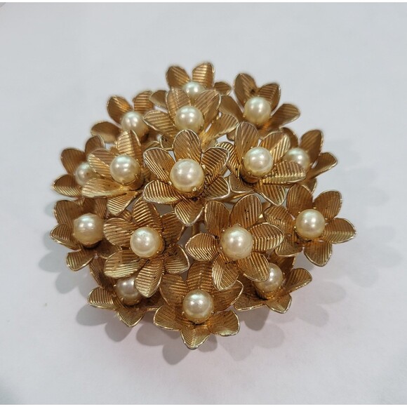 Coro 1950s Gold Tone Cluster Brooch